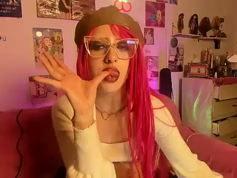 Cherrypieuwu live cam on StripChat