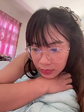 -Lyly_69 live cam on StripChat