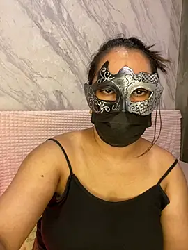 LioraWance live cam on StripChat