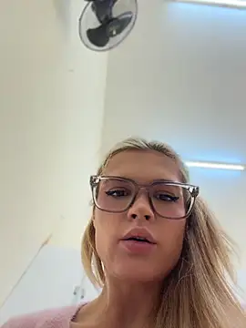 Nicoleevien webcam