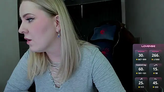 Olivia_Munk live cam on StripChat