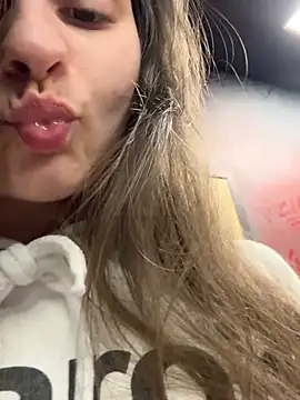 psilybaby Live Webcam on Stripchat