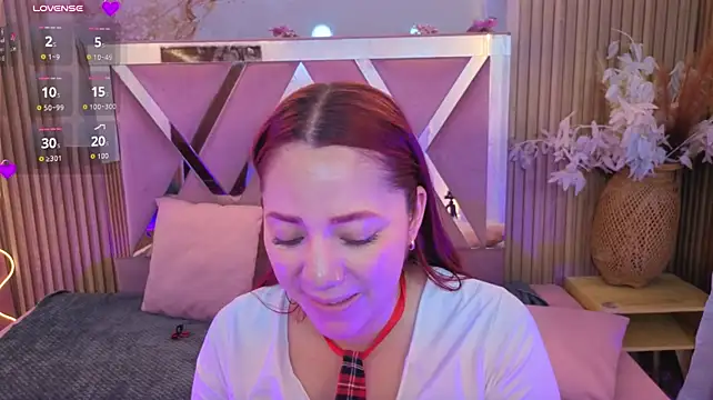 ANNE_TAY1 live cam on StripChat