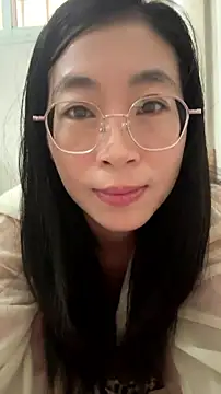 Caihong- live cam on StripChat
