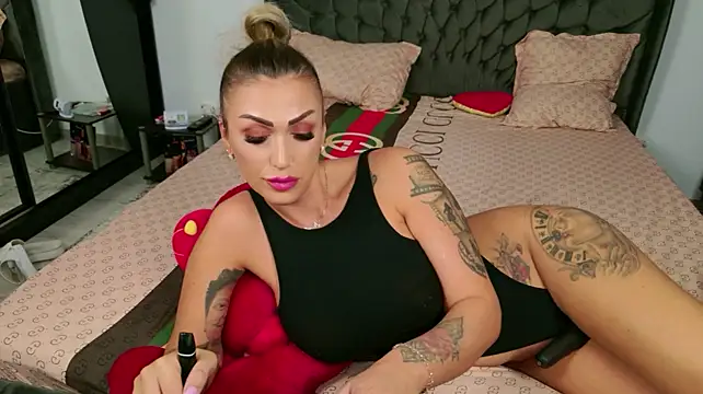 Nicol2Naya live cam on StripChat