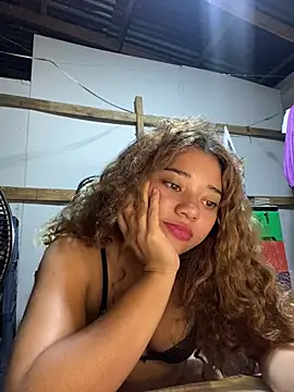 Rico02j live cam on StripChat