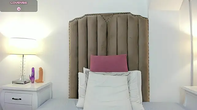 agartha_velvet live cam on StripChat