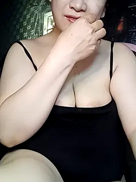 Lucky_nguyen live cam on StripChat