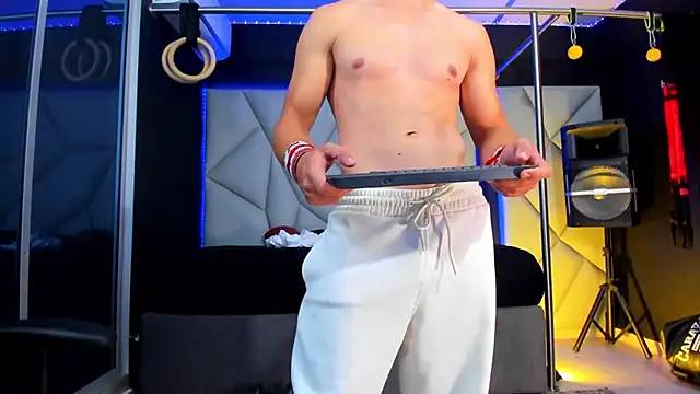 Aydenmiller96 live cam on StripChat