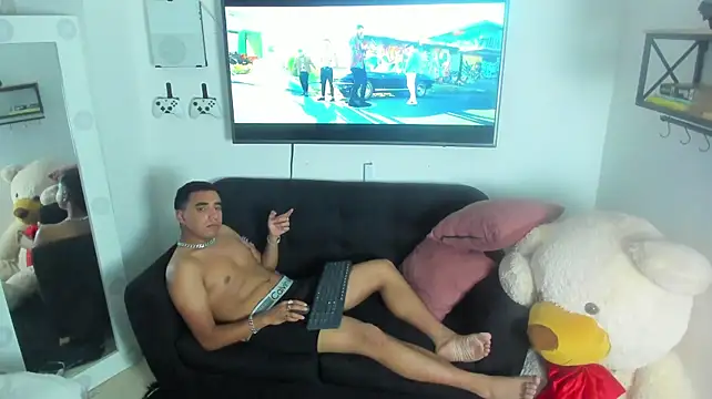 ethan_zone live cam on StripChat