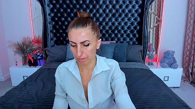 Rebecca_Diamond