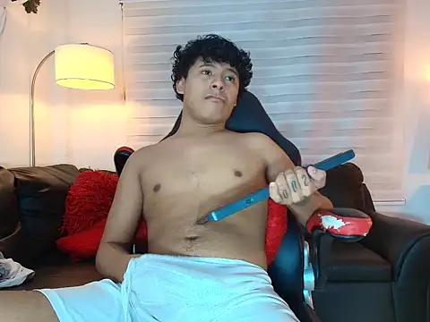 kristhofer_levis_ live cam on StripChat