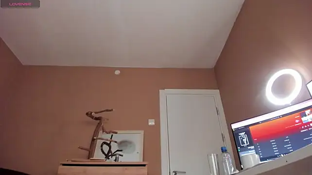 KaylaLaine live sex cam