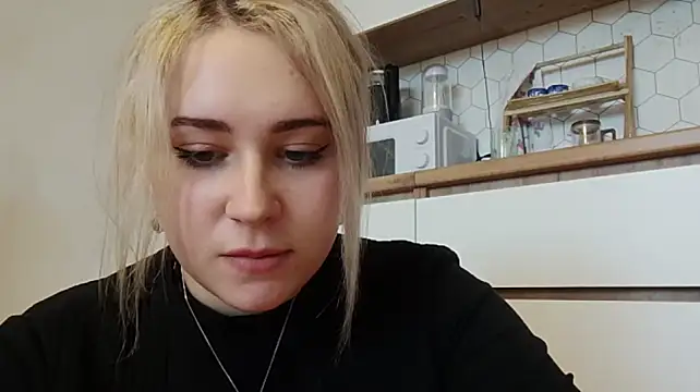 IsaWhitton live cam on StripChat