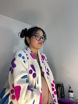 Esmeralda_hairy