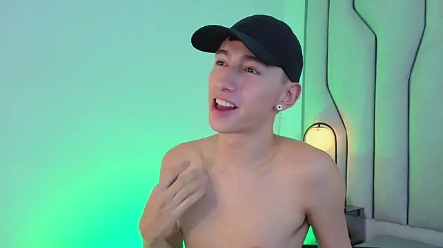 lian_cameron live cam on StripChat