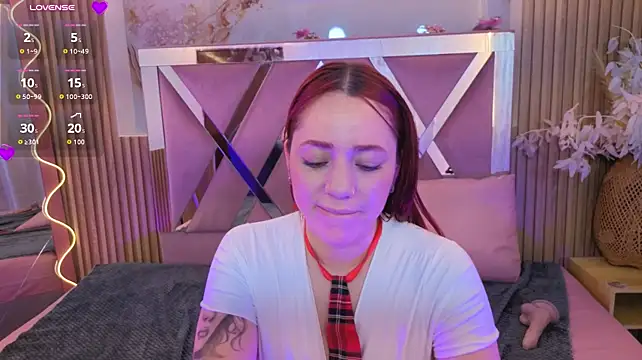 ANNE_TAY1