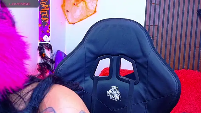 nova_kitttyy live cam on StripChat