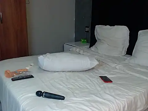 Miss_DarkBubble live cam on StripChat
