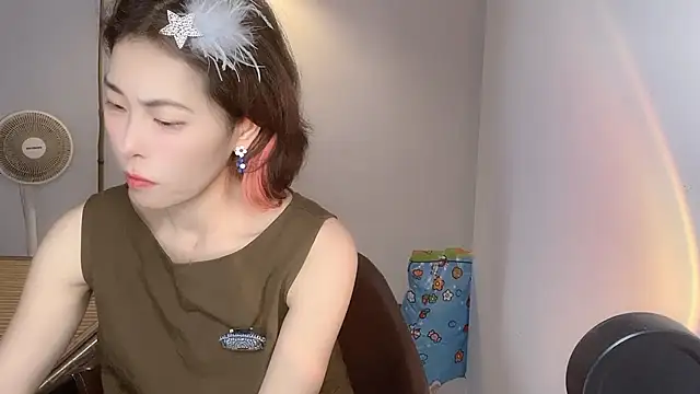yunshangdiyi002 live cam on StripChat