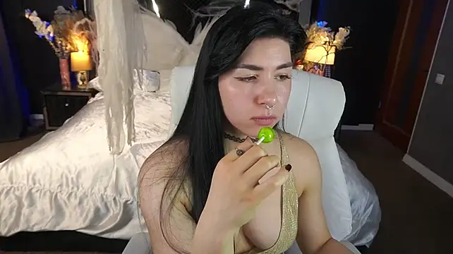 EmilyCandyy live cam on StripChat