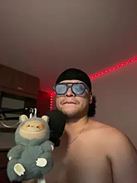 marcus_leonel live cam on StripChat