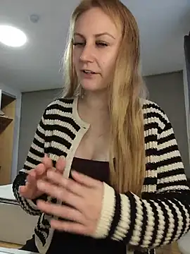 SweetGermanGoddess live cam on StripChat