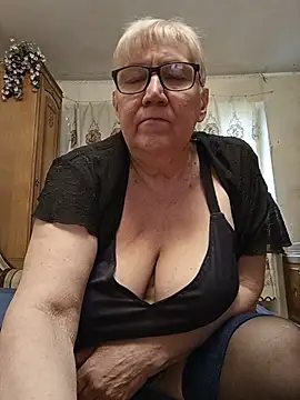 Molli1408 live cam on StripChat