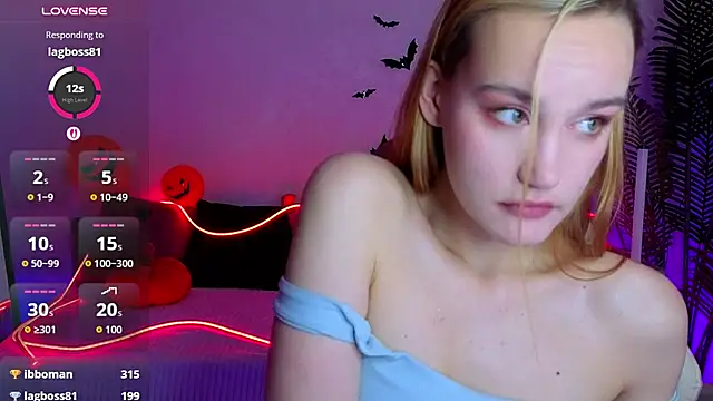 Ida_FaneStain live cam on StripChat