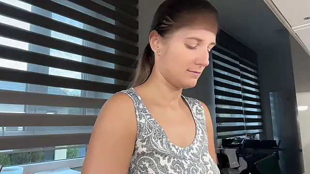 jennifer11772 live cam on StripChat