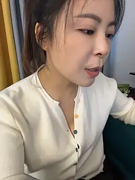 Show in live webcam con YaoYao8888 - Giocattoli Lovense interattivi disponibili