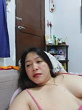 MissKitty31 live cam on StripChat