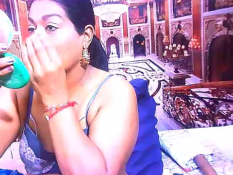 indianCherryPie live cam on StripChat