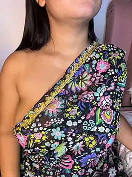 shara_queen1 live cam on StripChat
