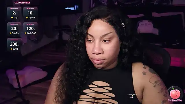 RoxieVoss live cam on StripChat