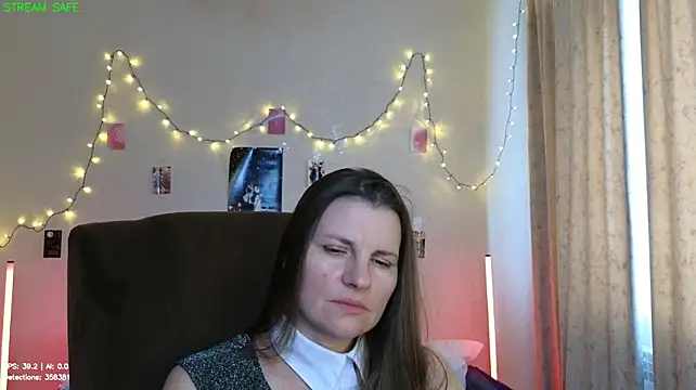 Mirabelle_Velvet live cam on StripChat
