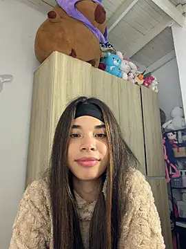 Milleradhara24 live cam on StripChat