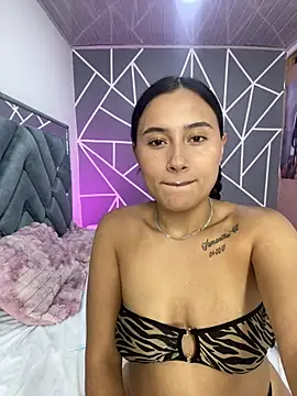 Gianna_Govlea live cam on StripChat