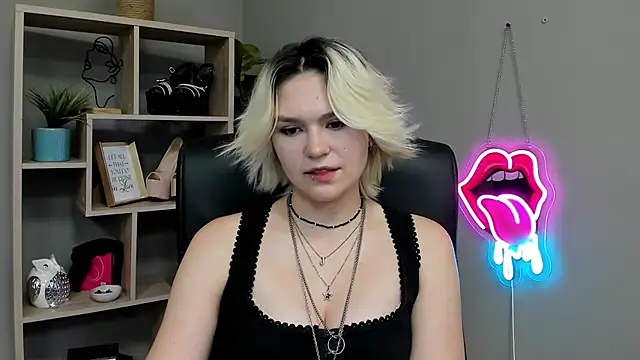 SweetLilyxo live cam on StripChat