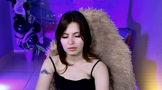 LolaDominara live cam on StripChat