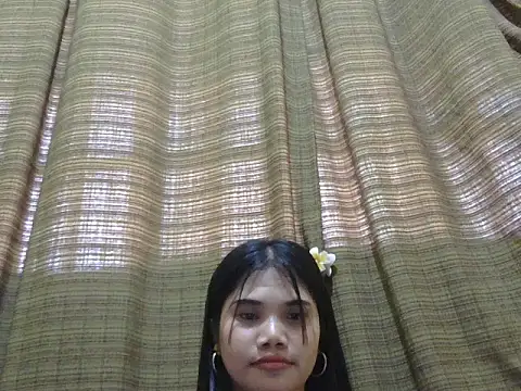 Youngchix4u live cam on StripChat