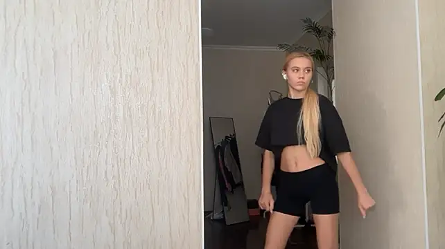 Glamorforyou live cam on StripChat