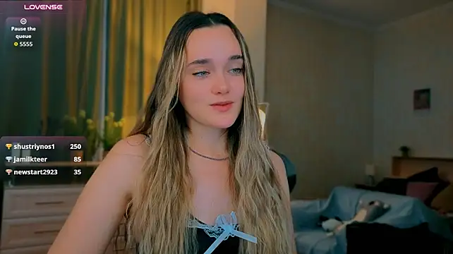 earthfantasyy live cam on StripChat