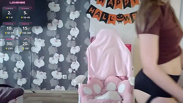 EmiliaMur_ live cam on StripChat