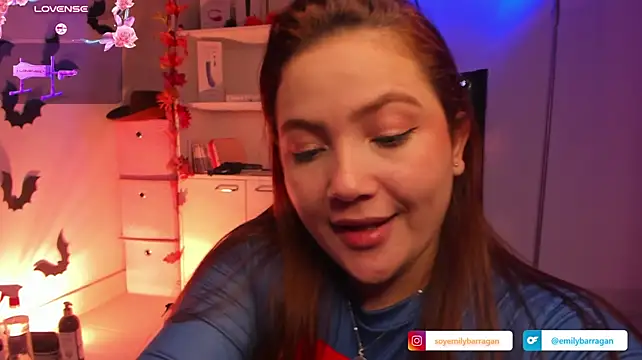 EmilyBarragan_ live cam on StripChat