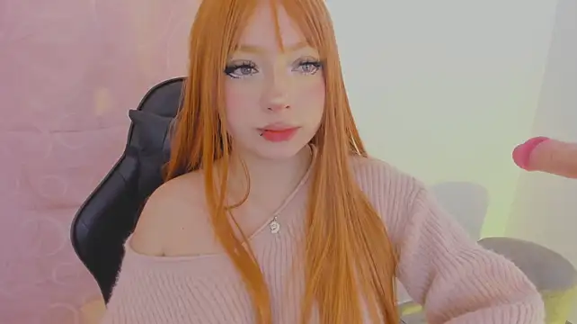 Chloe_Luv live cam on StripChat
