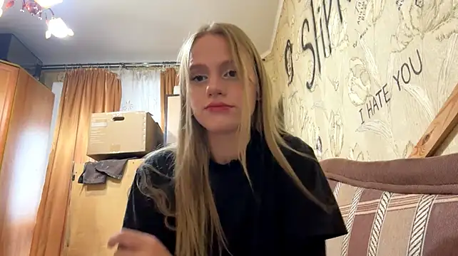 DollieMuhn live cam on StripChat