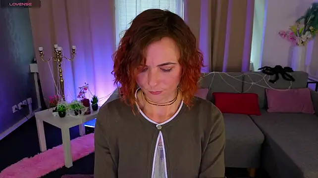 MyLife_Kiraa live cam on StripChat
