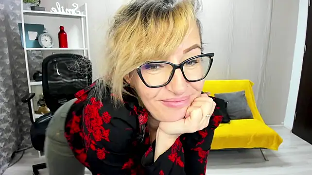 Cassandra_Hotty live cam on StripChat