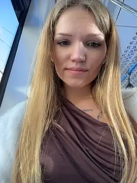 streetsquirt (Ask my age) - play with pussy over panties in public